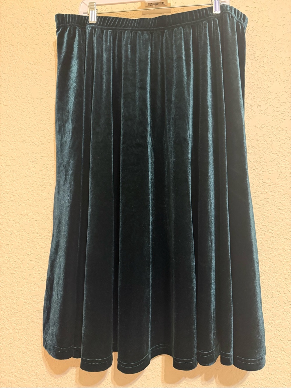 Ladies Sz 4XL Dark Green Shein Full Skirt, Velvet  Fabric.